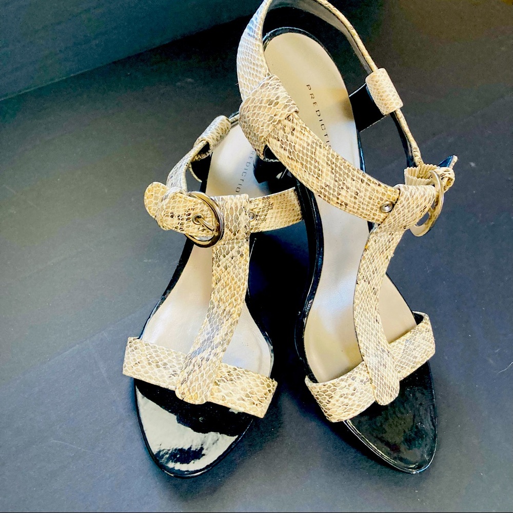 NWT Predictions Snakeskin Print Sandals Sz 7